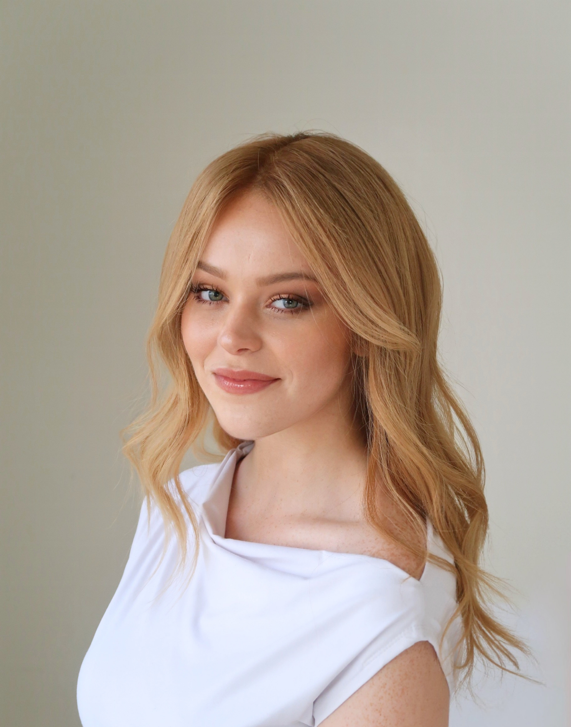 Front view of Apricot golden ginger blonde Remy human hair wig